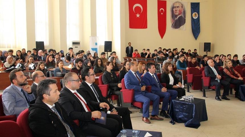 ME&Uuml;&rsquo;den Erdemli&rsquo;de kariyer g&uuml;n&uuml; etkinliği