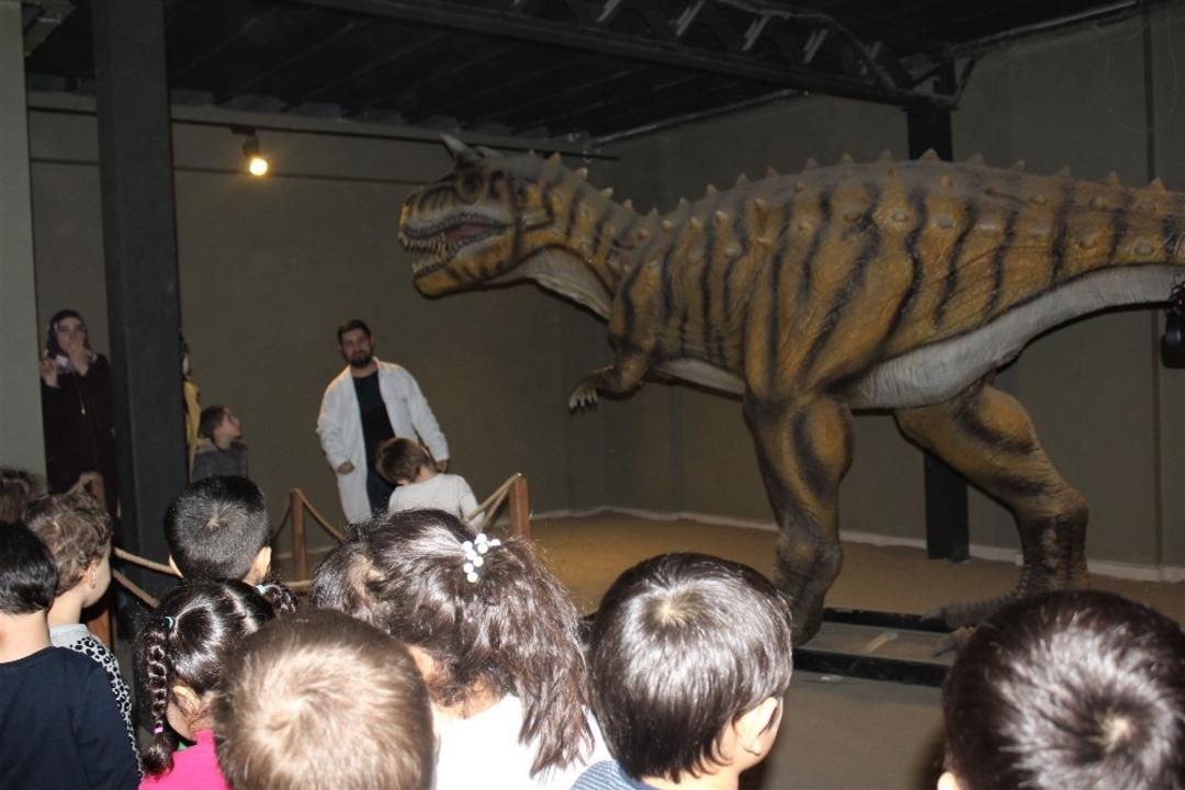 Minikler, bilim merkezini gezdi