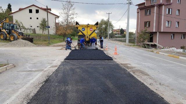 Başiskele’de asfalt ve parke yollar yapılıyor