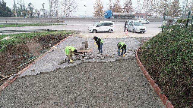 Başiskele’de asfalt ve parke yollar yapılıyor