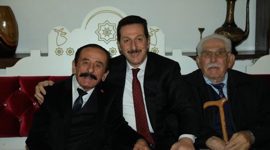 Tok: &ldquo;Gen&ccedil;lerden beklentimiz b&uuml;y&uuml;klerimize saygı&rdquo;