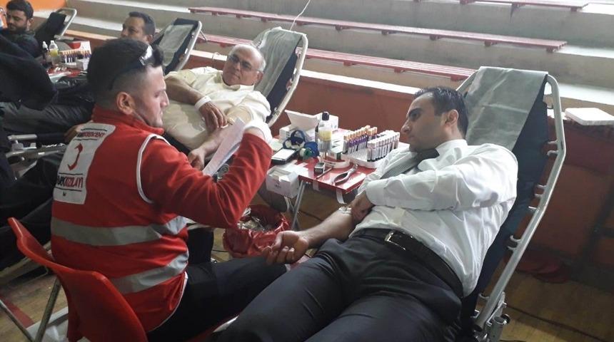 Kulu Kaymakamı Budan’dan kan bağışına destek