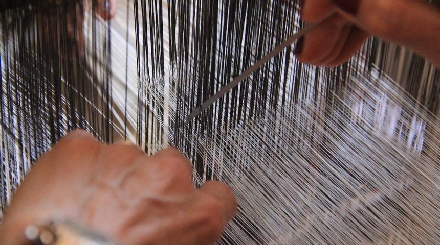 İpek K&ouml;y&uuml;&rsquo;nde ipek dokuma kursu