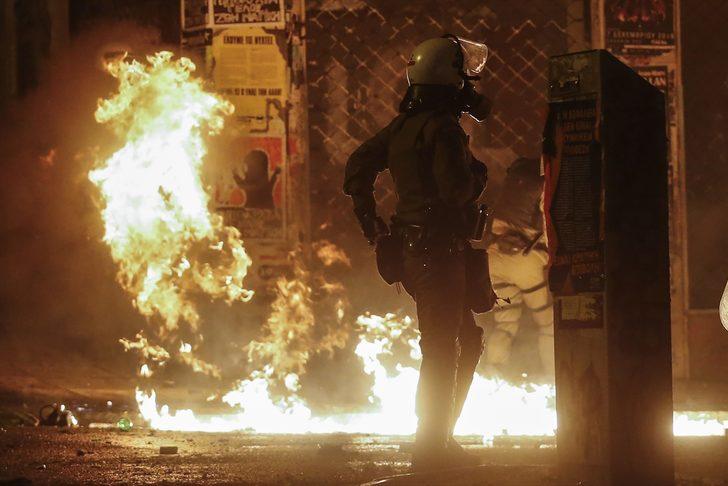 Yunanistan'daki Aleksandros Grigoropulos'u anma eylemlerinde olaylar çıktı G1