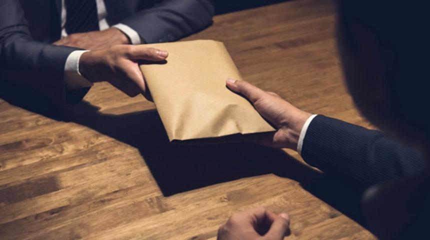 Vergi dairesinde 'rüşvet' alan memura suçüstü! 