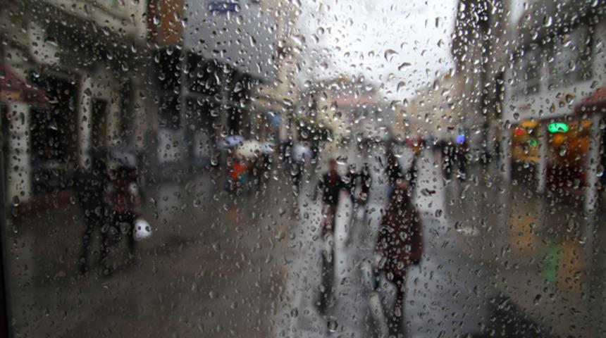 Art arda kuvvetli yağış, sel ve fırtına uyarısı! (Meteoroloji 7 Aralık Cuma hava durumu raporu)