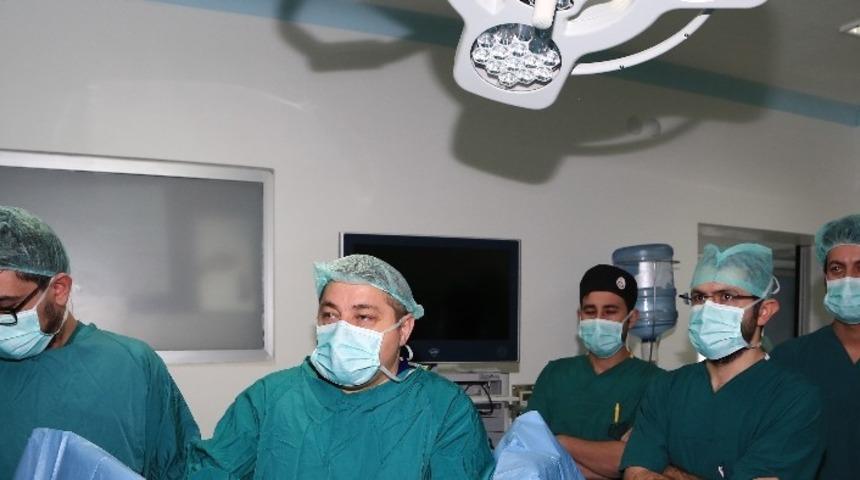 ER&Uuml; Hastanelerinde Uygulamalı Laparoskopi Kursu D&uuml;zenlendi