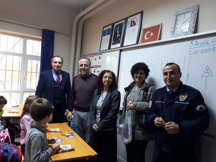 Bilecik’te polisten minik öğrencilere bilgilendirme G3