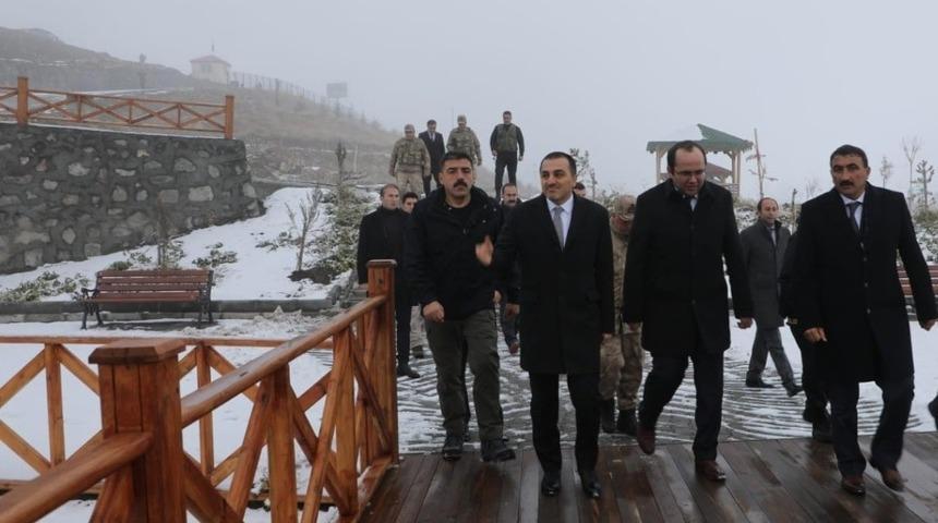 Vali T&uuml;rker &Ouml;ks&uuml;z, Susuz&rsquo;da