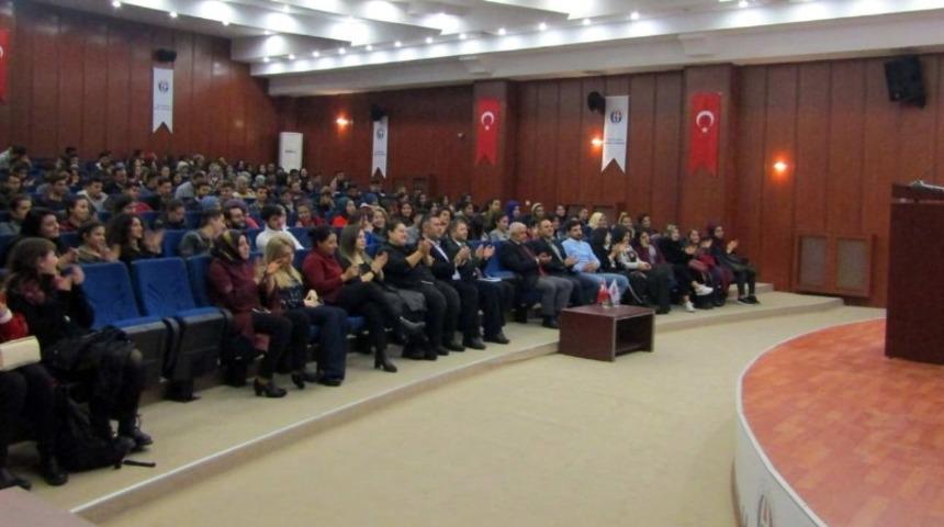 Do&ccedil;. Dr. Yılmaz&rsquo;dan &ouml;ğrencilere altın tavsiyeler