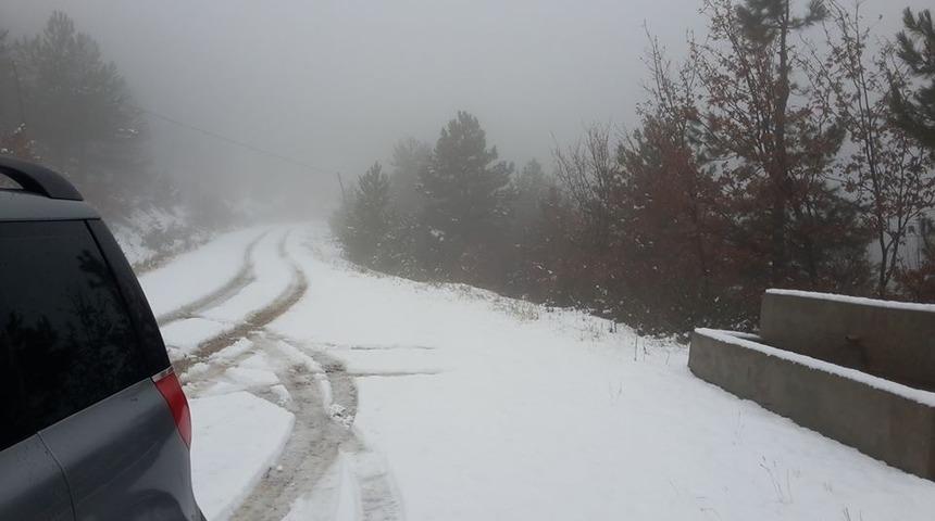 Akdağ&rsquo;da kar kalınlığı 10 santimetreye ulaştı