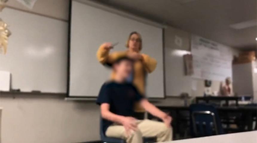 &Ouml;ğrencisinin zorla sa&ccedil;ını kesen &ouml;ğretmen tutuklandı!