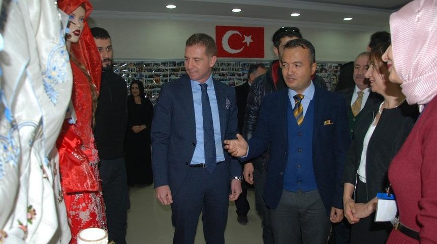 Y&uuml;ksekovalı kadınlardan yılsonu sergisi