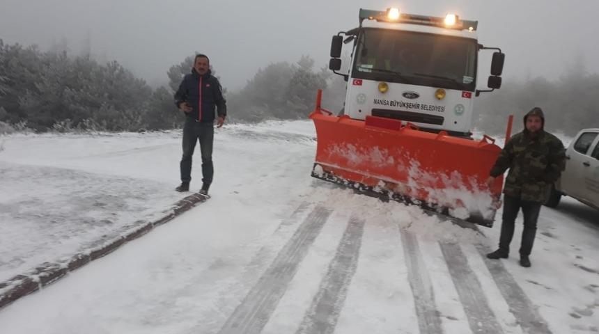 Manisa B&uuml;y&uuml;kşehir karla m&uuml;cadele i&ccedil;in teyakkuzda