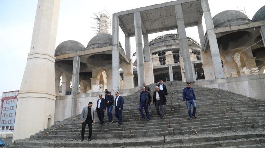 &Ccedil;ift&ccedil;i 11 Nisan K&uuml;lliyesinde incelemelerde bulundu