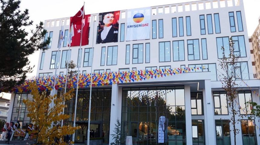 Kayserigaz yeni binasında hizmet vermeye başladı