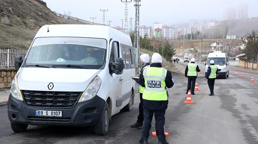 Vali Pehlivan okul servislerinin denetimlerine katıldı