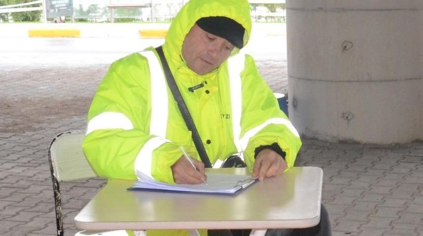 Balıkesir adliyesinin tek arzuhalcisi