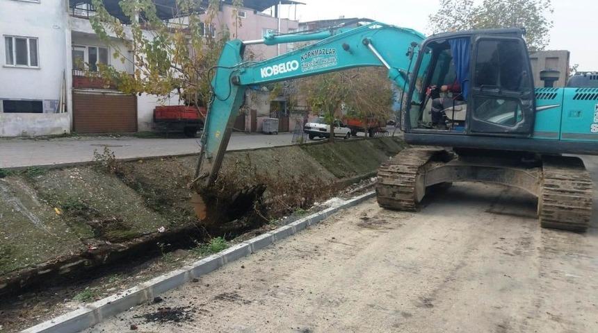 Soma&rsquo;nın mahallelerinde dereler temizlendi