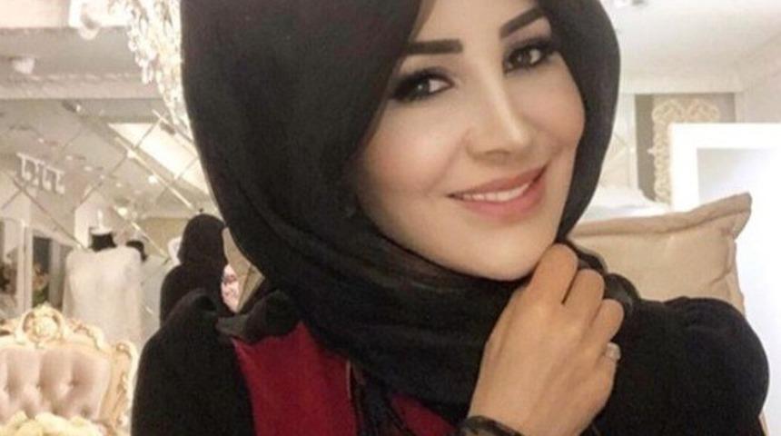 &Uuml;nl&uuml; Modacı Suna Yurtalan&rsquo;dan tesett&uuml;r modası kombinleri