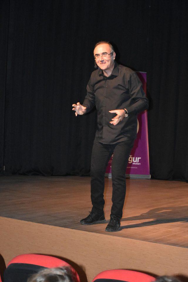 Sunay Akın, Uğurlu &ouml;ğrencilerle buluştu 4