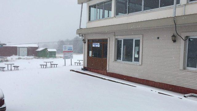 Burdur’a mevsimin ilk karı yağdı