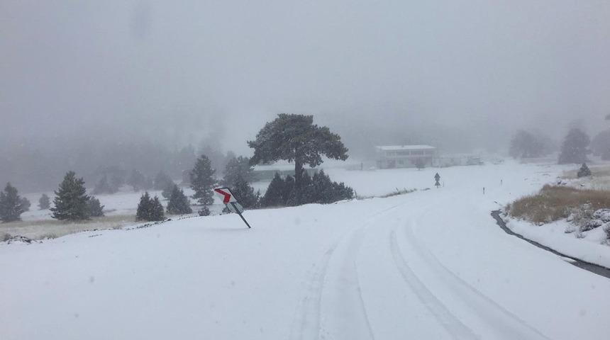 Burdur&rsquo;a mevsimin ilk karı yağdı