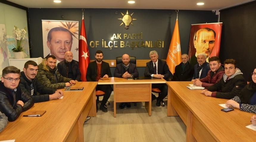 Of Belediye Başkanı Sarıalioğlu, AK Partili gen&ccedil;lerle buluştu