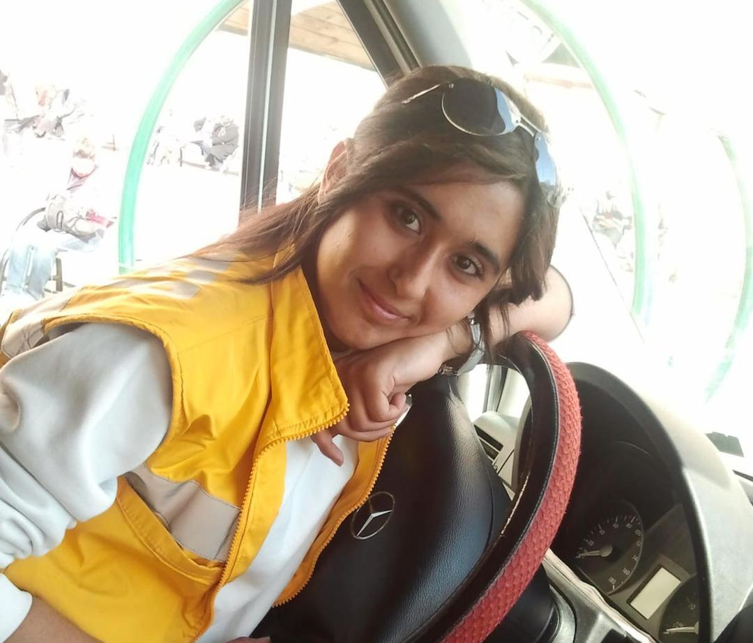 Nişanlısına kızıp &ouml;yle bir şey yaptı ki... Şimdi eski g&uuml;nlerini arıyor