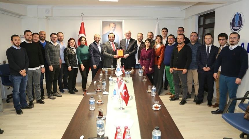 Başkan Kazım Kurt ESGİAD&rsquo;ı ziyaret etti