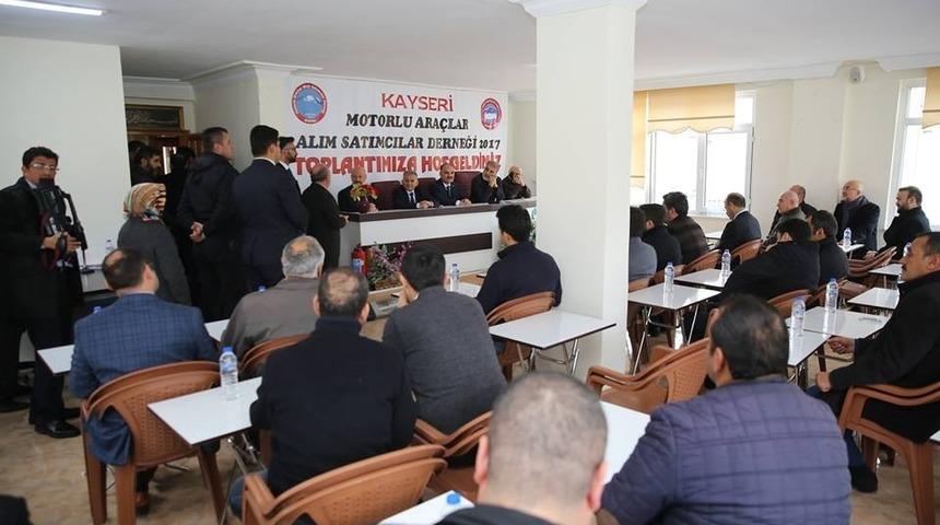 Başkan B&uuml;y&uuml;kkılı&ccedil; Oto Galericiler Sitesi esnafı ile bir araya geldi