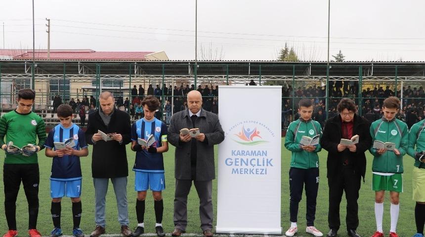 Karaman&rsquo;da ma&ccedil; &ouml;ncesi futbolcular kitap okudu
