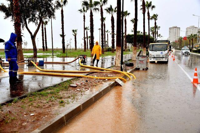 Mersin’de yağış önlemi