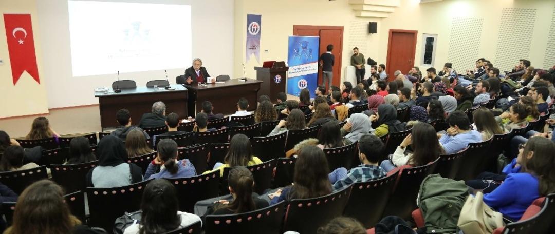 Kariyer G&uuml;nlerinde &Ouml;ğrencilere Altın Tavsiyeler