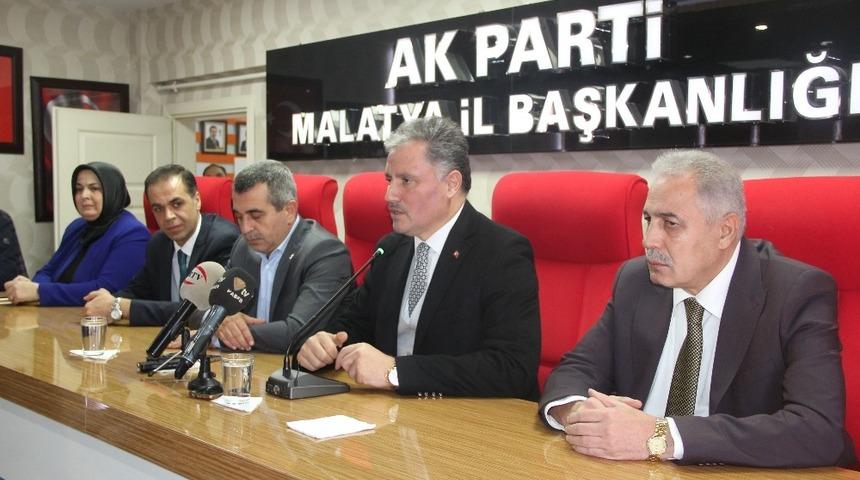 Milletvekili &Ccedil;akır halk g&uuml;n&uuml; toplantısı yaptı