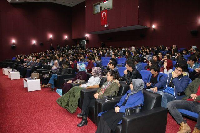 Öğrencilere ‘Başarıda Moral ve Motivasyon’ konferansı