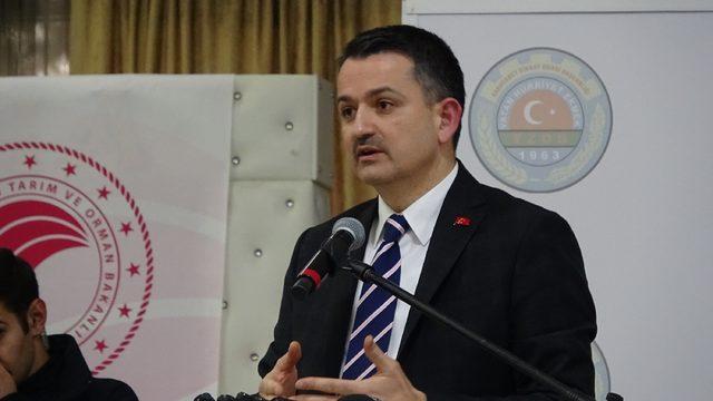 Bakan Pakdemirli, sanatçı Haluk Levent'le birlikte fidan dikti (4)