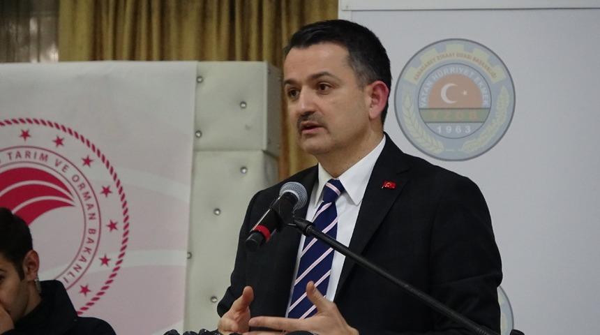 Bakan Pakdemirli, sanatçı Haluk Levent'le birlikte fidan dikti (4)