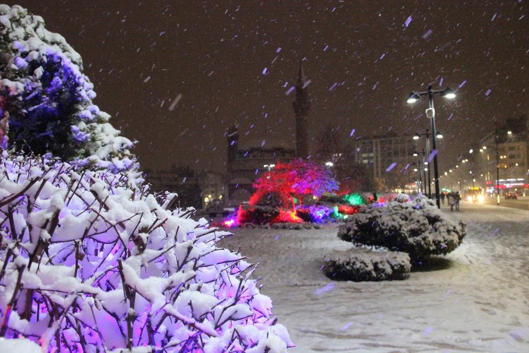 Sivas beyaza b&uuml;r&uuml;nd&uuml;! Kartpostallık g&ouml;r&uuml;nt&uuml;ler 