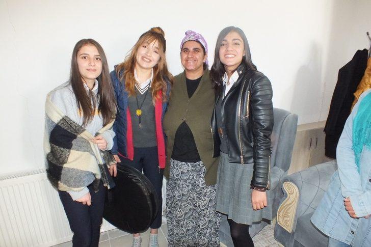 Lise öğrencilerinden engellilere moral ziyareti G3