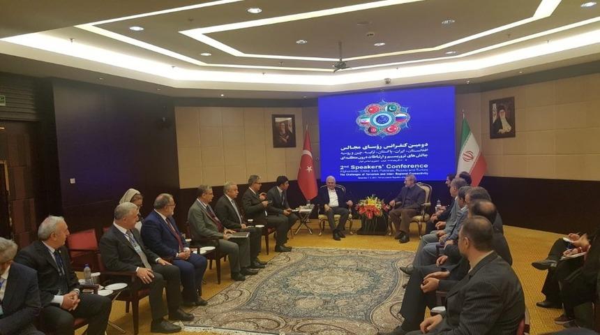 AK Parti&rsquo;li G&uuml;la&ccedil;ar İran&rsquo;da