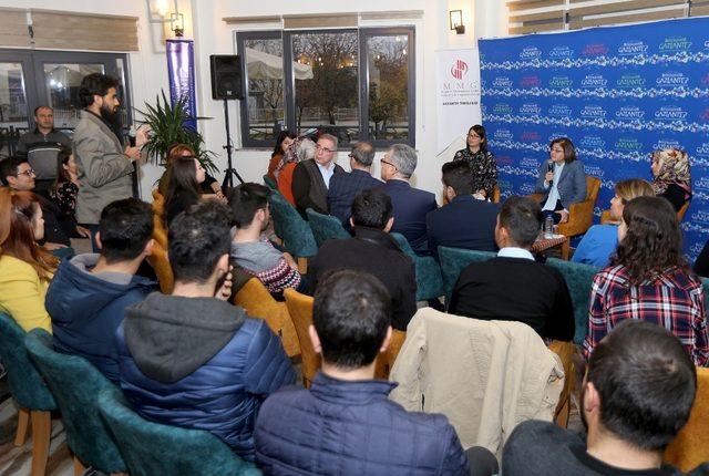 Başkan Fatma Şahin deneyimlerini gençlerle paylaştı