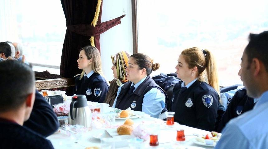 Başkan Ak zabıta teşkilatıyla kahvaltıda buluştu