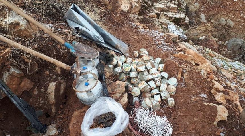 &Ccedil;atak&rsquo;ta ter&ouml;ristlerin kullanmış olduğu 2 sığınak kullanılamaz hale getirildi