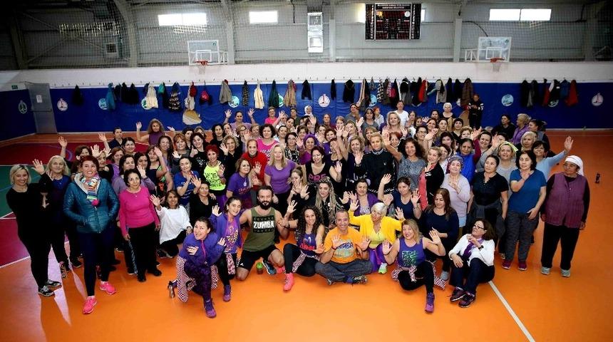 Karşıyakalı kadınlar sporda buluştu