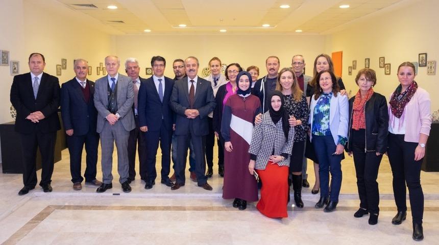 Çini sergisi beğeni topladı