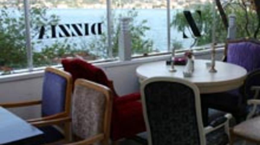 Boğaz Manzaralı Yemek Keyfi