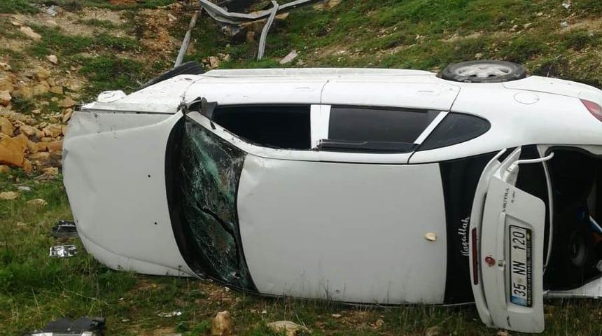 Otomobil devrildi: 2 yaralı