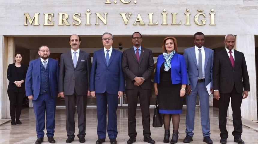 Somali ve &Uuml;rd&uuml;n b&uuml;y&uuml;kel&ccedil;ilerinden Vali Su&rsquo;ya ziyaret