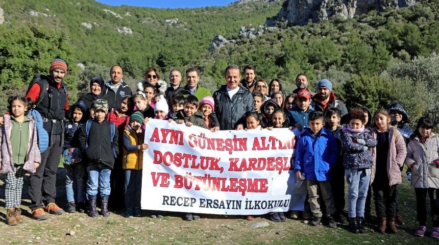 T&uuml;rk ve Suriyeli &ouml;ğrenciler doğa etkinliğinde